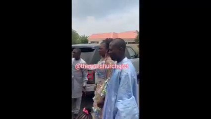 Arrival of Joys and her husband at reception venue